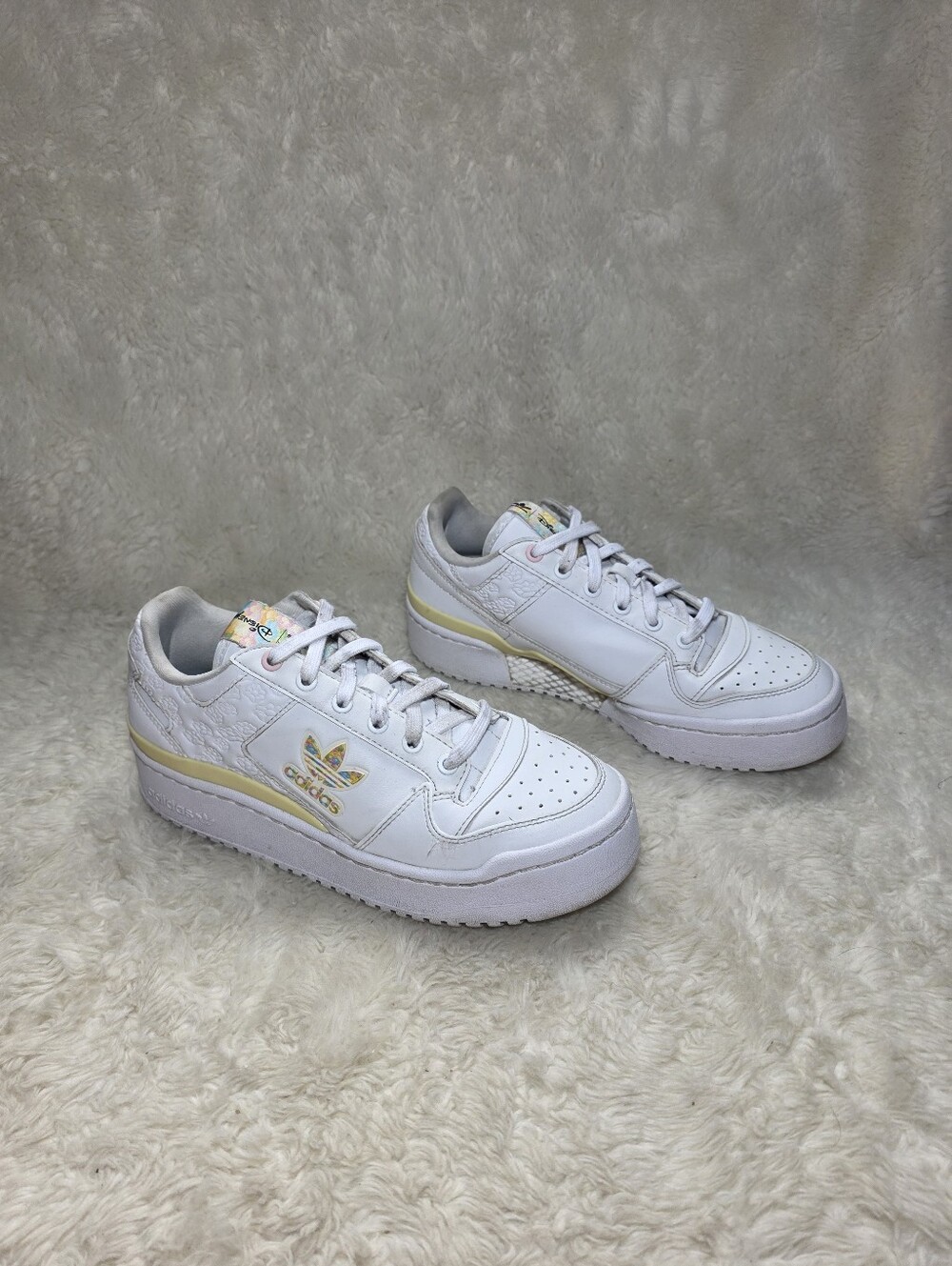 Adidas x Disney Forum Bold Platform Sneakers White Floral Rose Belle Sz 8 GW8571 - Picture 2 of 10